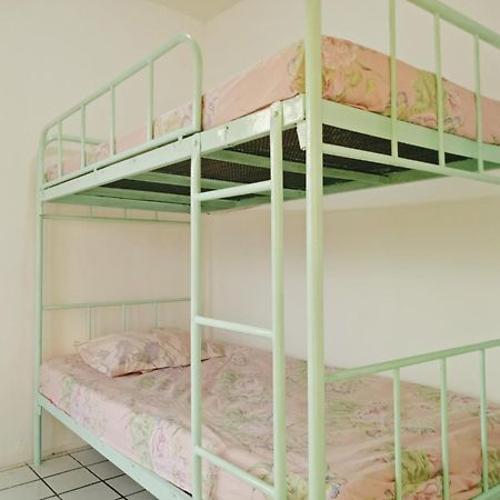 Griya Backpacker Pak yon Bed and Breakfast Malang Exterior foto