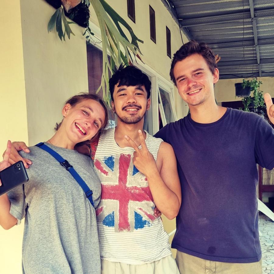 Griya Backpacker Pak yon Bed and Breakfast Malang Exterior foto